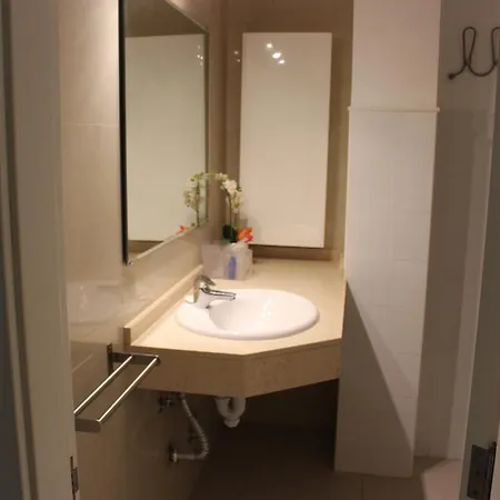 Lord Nelson Canteras 3